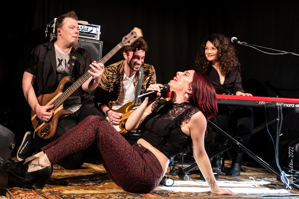 Denis Palatin, Tomek Gehrman, Krissy Matthews, Whitney Shay, Katarina Pejak, 
