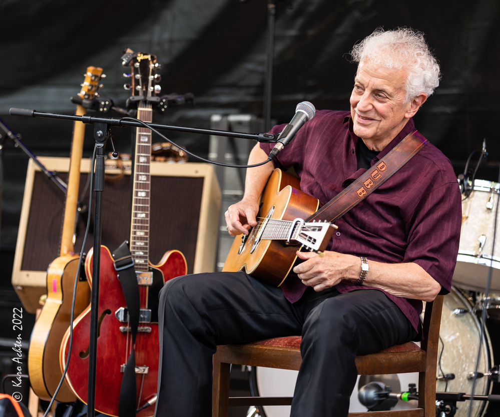 Doug Macleod, 
