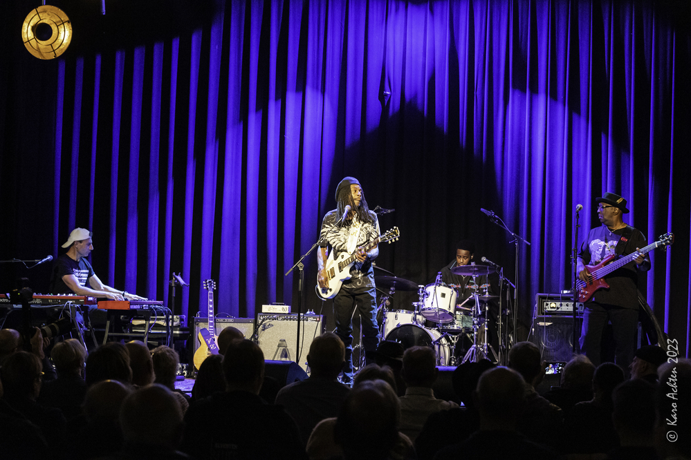 Eric Cannevaro, Bernard Allison, George Moye, Allan Matthew Kimathi, 
