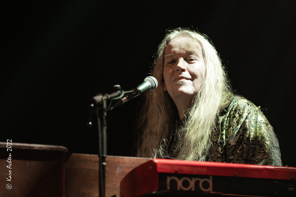 Drake Munkihaid Shining, 
