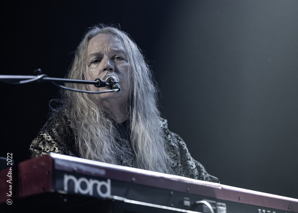 Drake Munkihaid Shining, 
