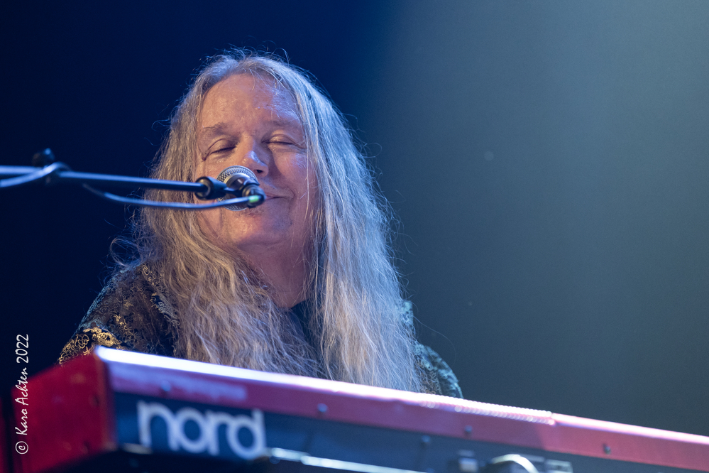 Drake Munkihaid Shining, 
