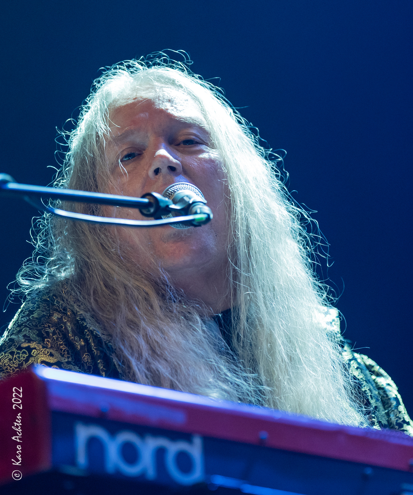 Drake Munkihaid Shining, 
