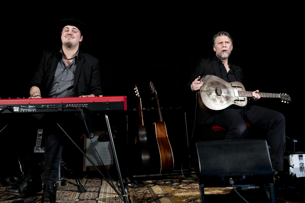 Guy Verlinde , Tom Eylenbosch, 
