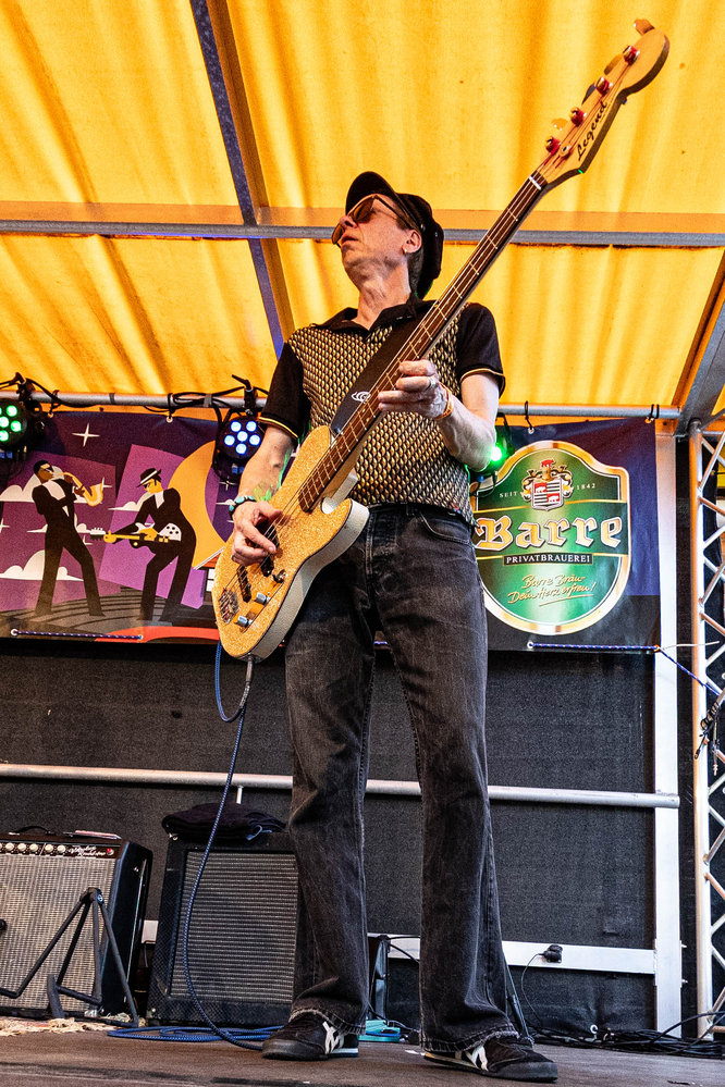Johnny Burgin, 
