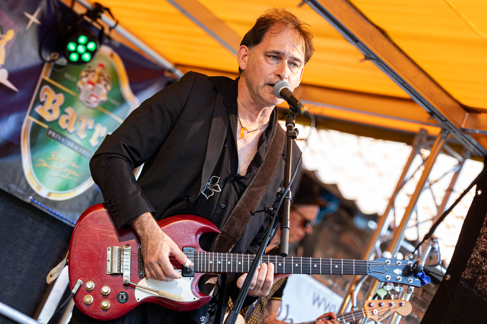 Johnny Burgin, 
