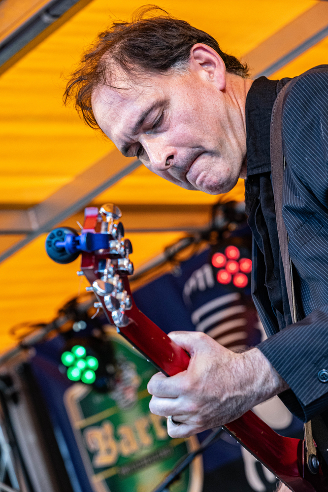 Johnny Burgin, 
