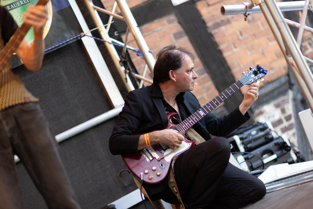 Johnny Burgin, 
