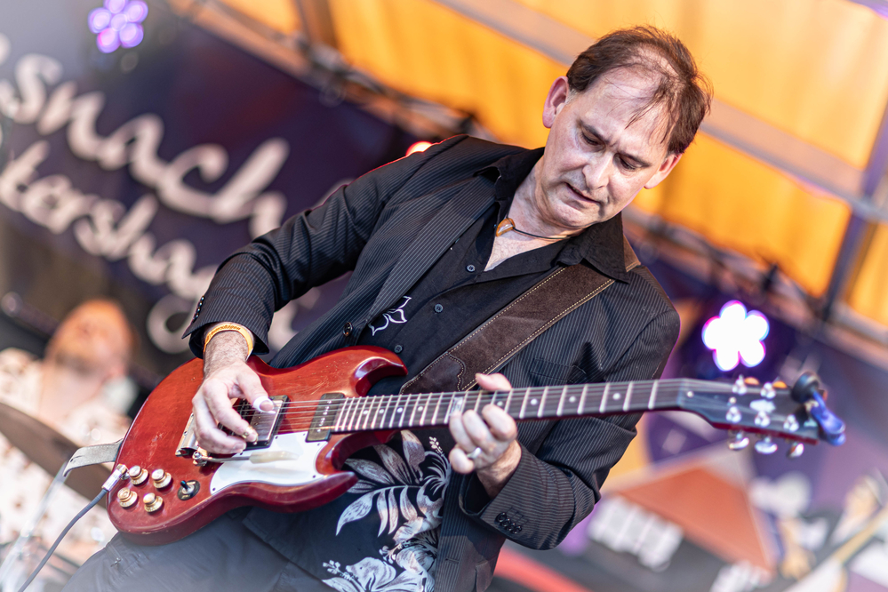 Johnny Burgin, 
