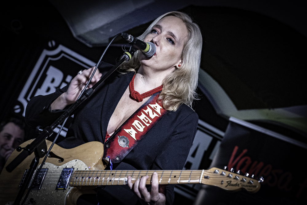 Vanesa Harbek, 
