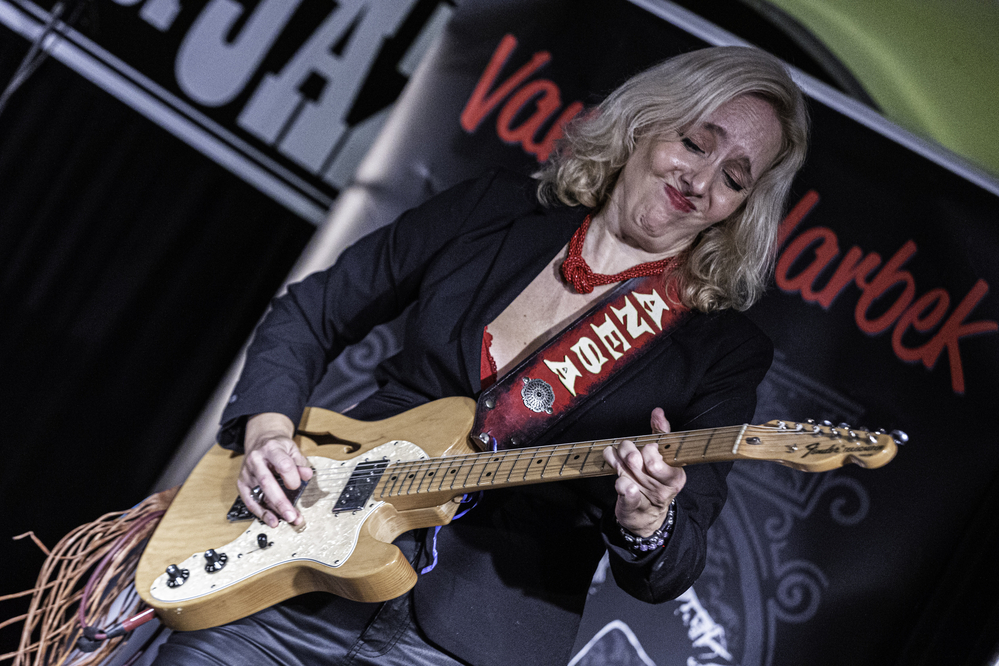 Vanesa Harbek, 
