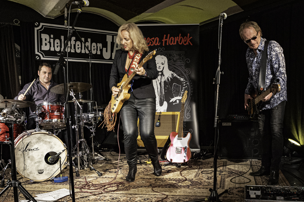 Vanesa Harbek,   Martin Engelien, Thomas Lieven,
