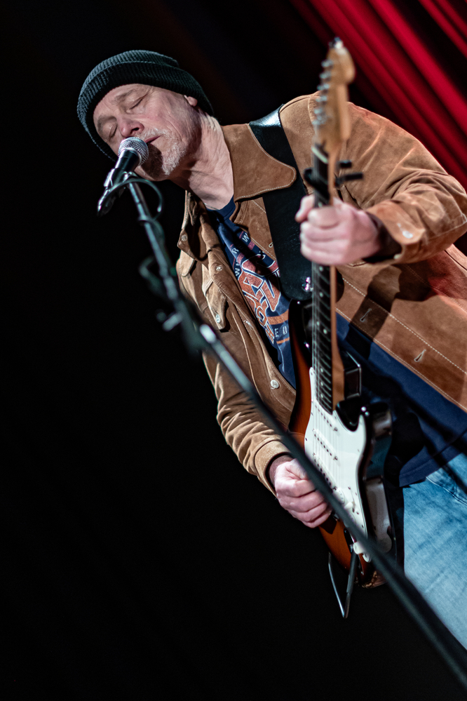 Johnny CLARK, 
