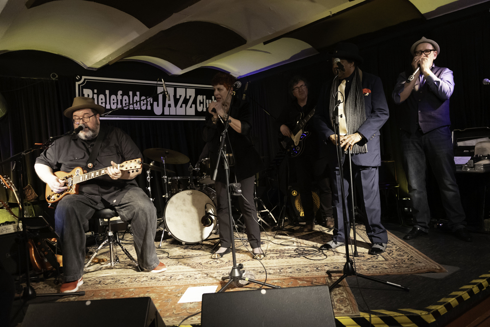 Michael van Merwyk , Katherine Baloun , Ebylee Davis , 
