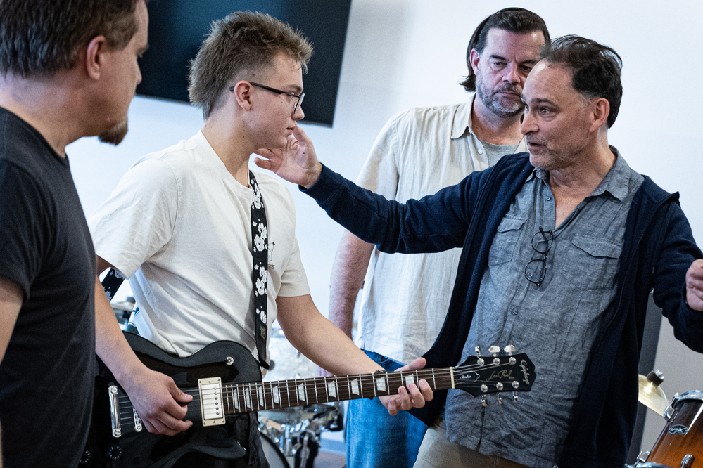 Tomi Leino, Johnny Burgin, 
