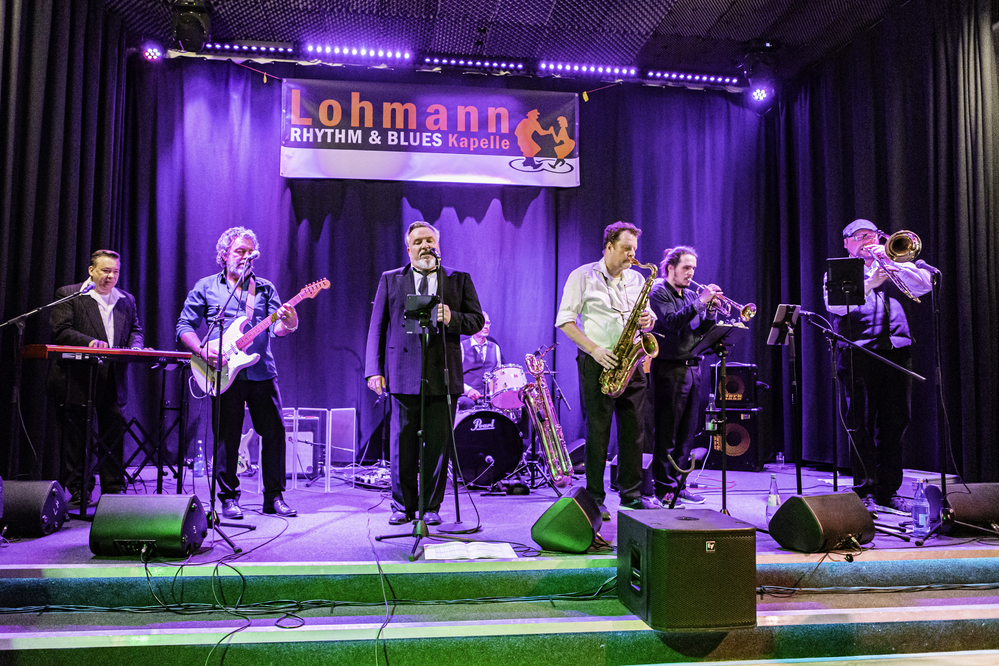 Sven Uhrmann , Oliver Röhrscheid , Matthes Lohmann, Aaron Haug, Holger Kleyer Michael Meyer,  
