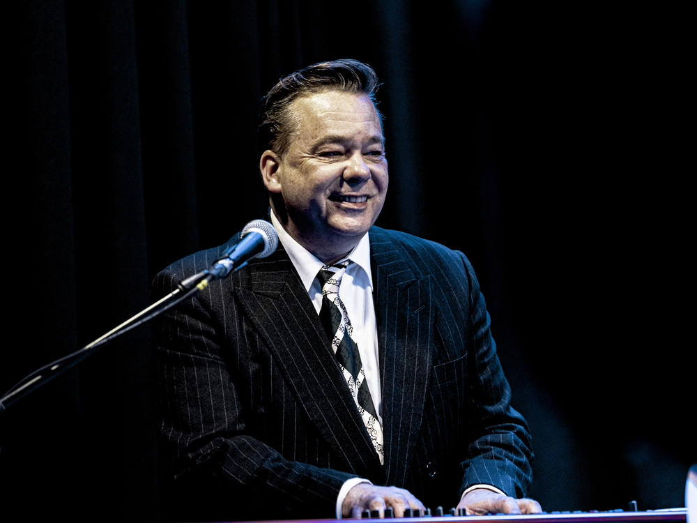 Sven Uhrmann, 
