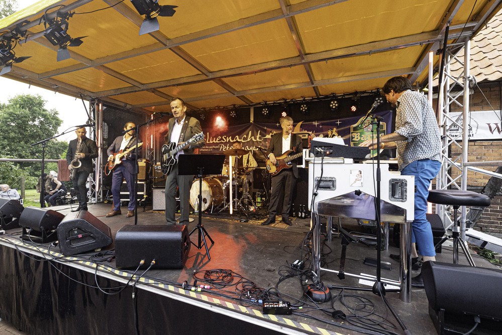 Flo Bauer, Philipp Fankhauser, Richard Spooner, Andy Tolman , 
