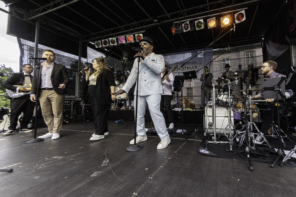 Warren Benson , Sonja Feldbauer , Patrick Schumacher , Jens Buschenlange, 
