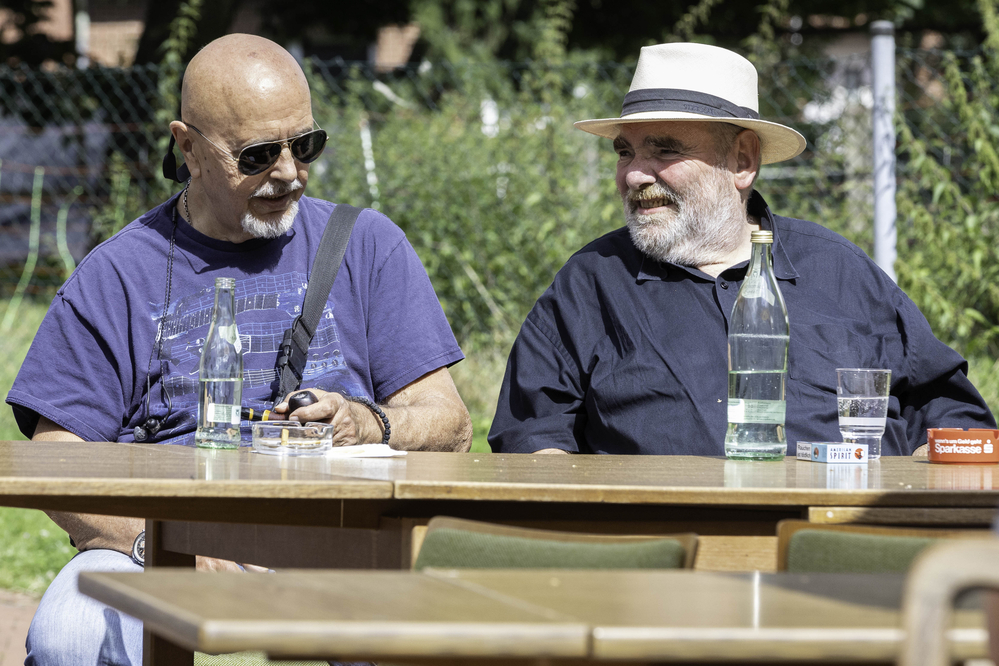 Todor Tosho Todorovic, Bernd Simon, 
