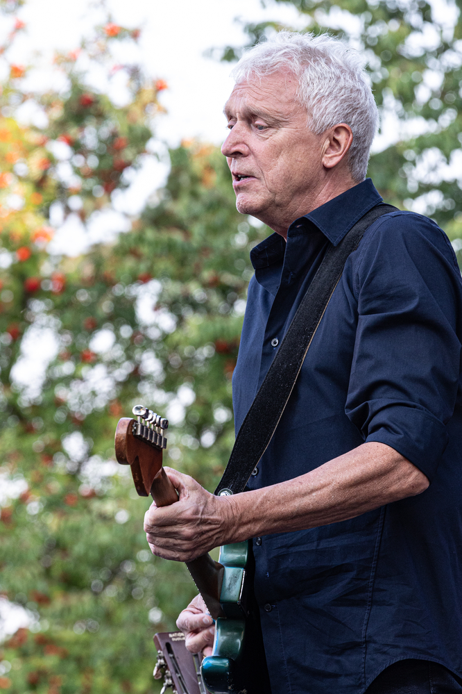  Mickey Meinert, 
