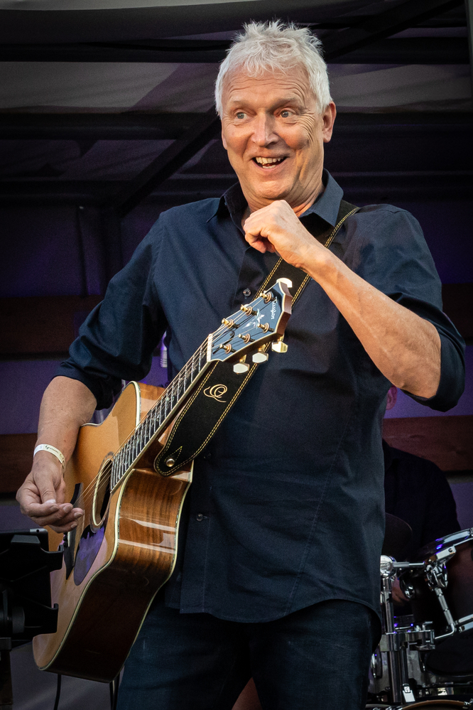  Mickey Meinert, 
