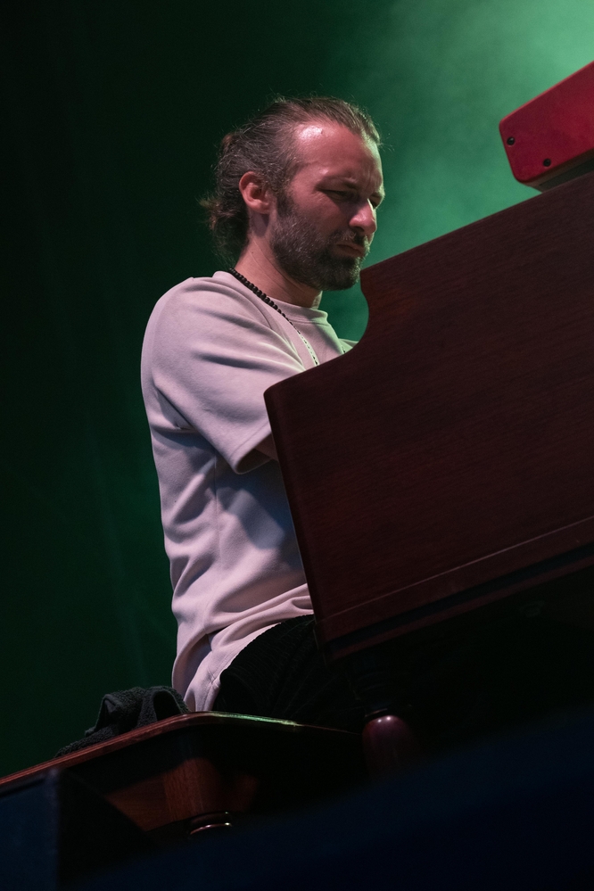 Damien Cornelis, 

