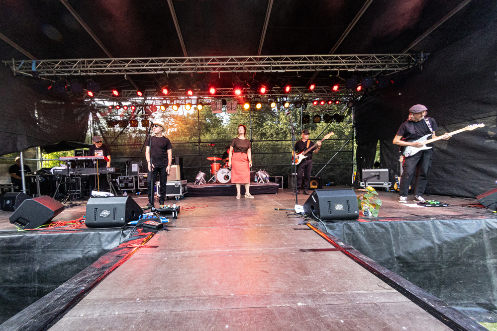 Loes Jongerling, Mich Buschman, Simon Bullock, Christian Johansson, 
