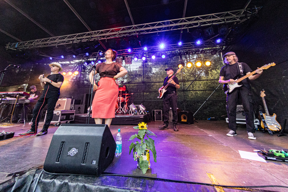 Loes Jongerling, Mich Buschman, Marcel Poeze , Simon Bullock, 
