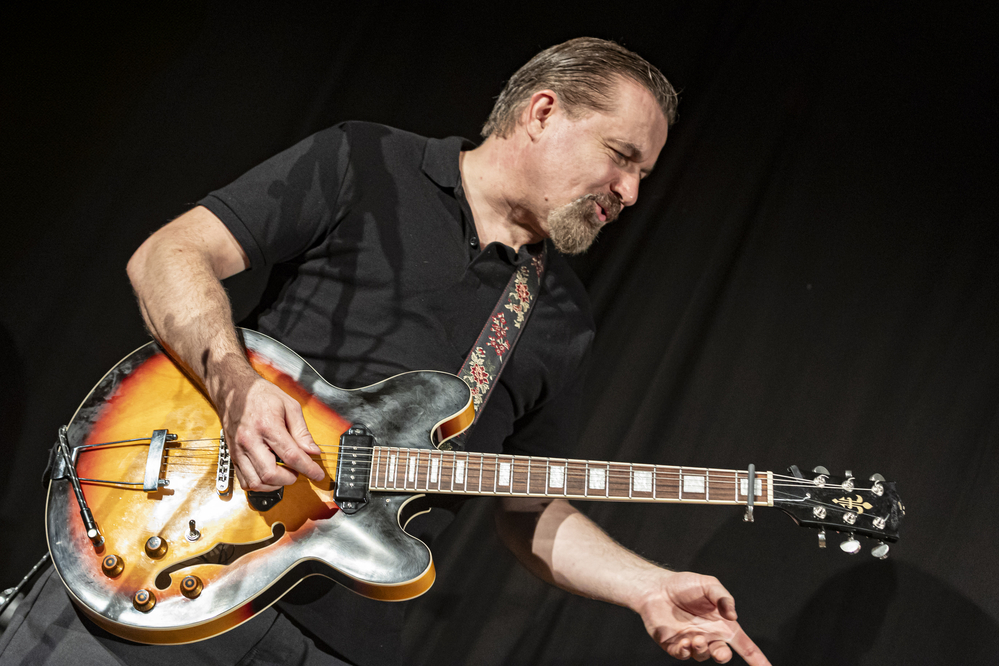 Tomi Leino , 
