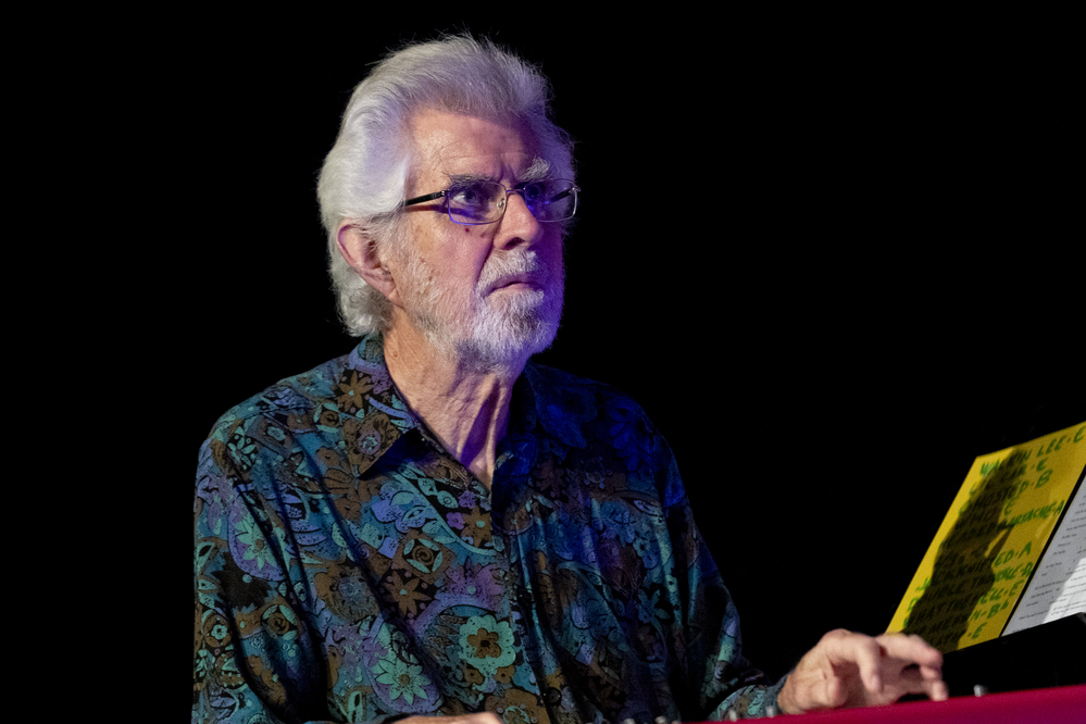Bob Hall, 
