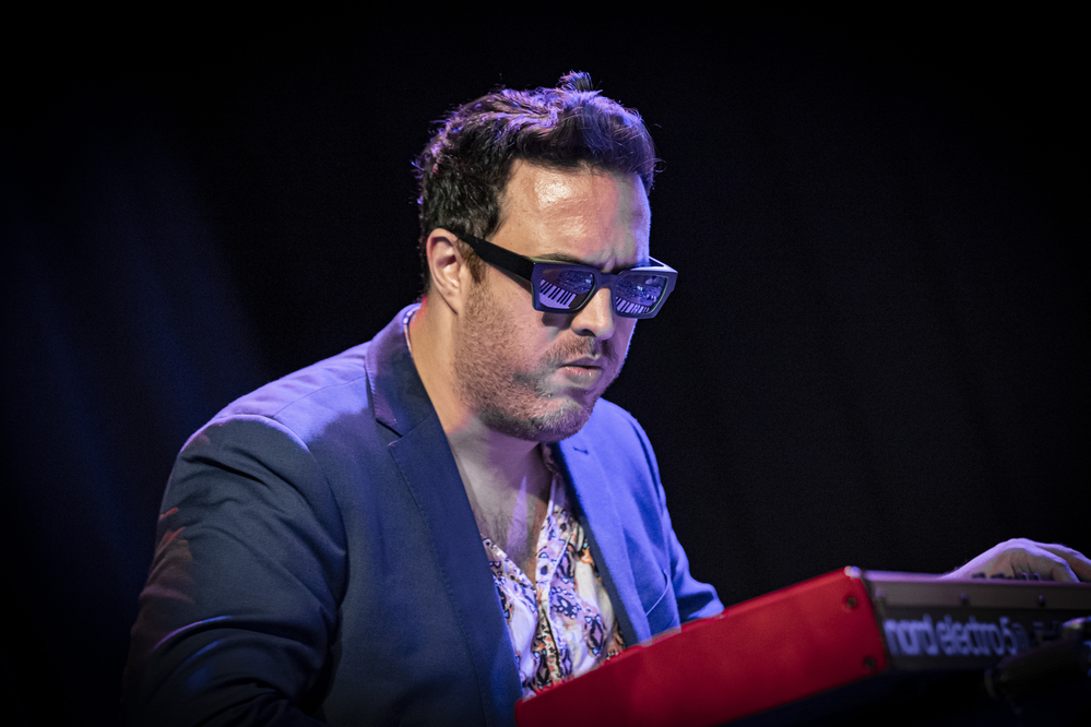 Flávio Naves, 
