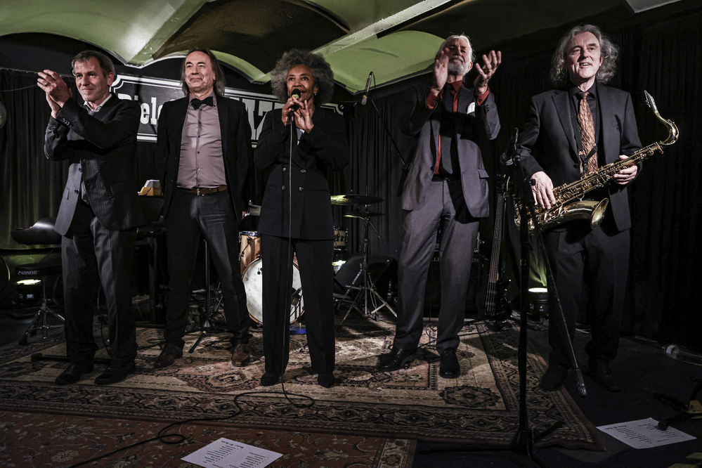 Roland Weber, Christian Jung, Sydney Ellis, Hugo Scholz
