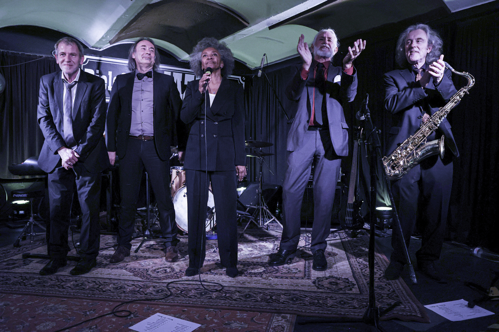 Roland Weber, Christian Jung, Sydney Ellis, Hugo Scholz
