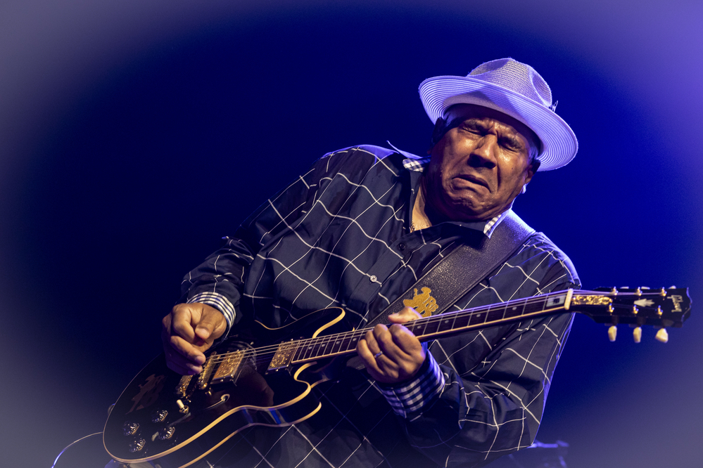 Ronnie Baker Brooks,
