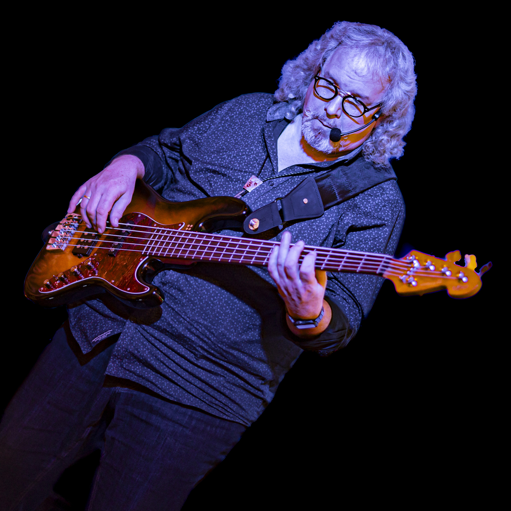 Chris Beuthner, 
