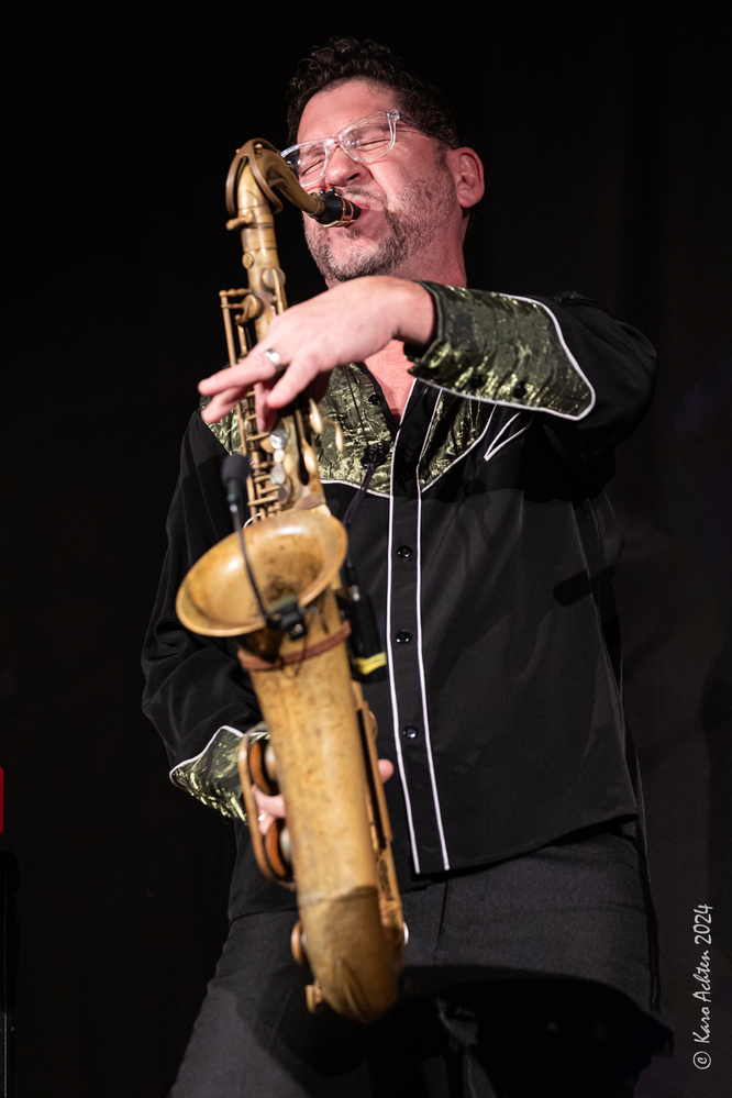Sax Gordon Beadle, 
