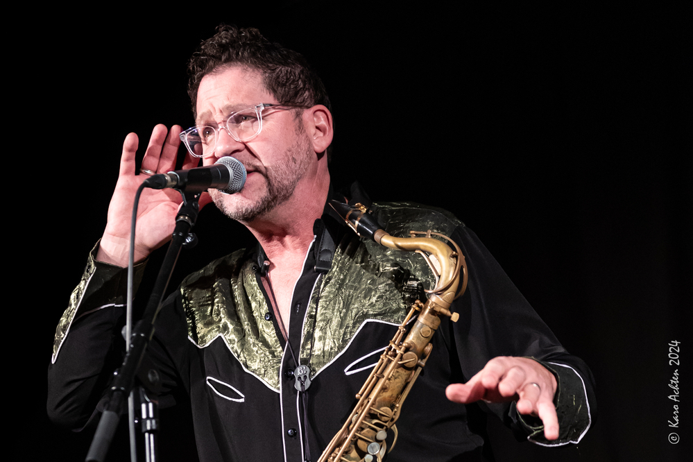 Sax Gordon Beadle, 
