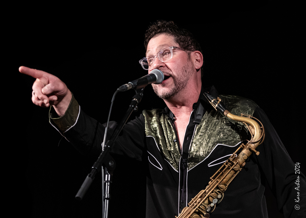 Sax Gordon Beadle, 
