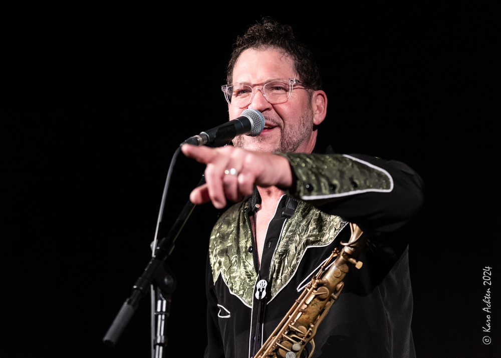 Sax Gordon Beadle, 

