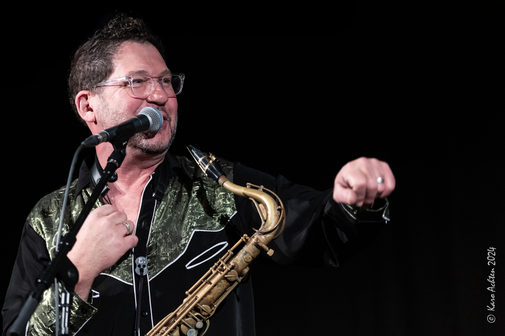 Sax Gordon Beadle, 
