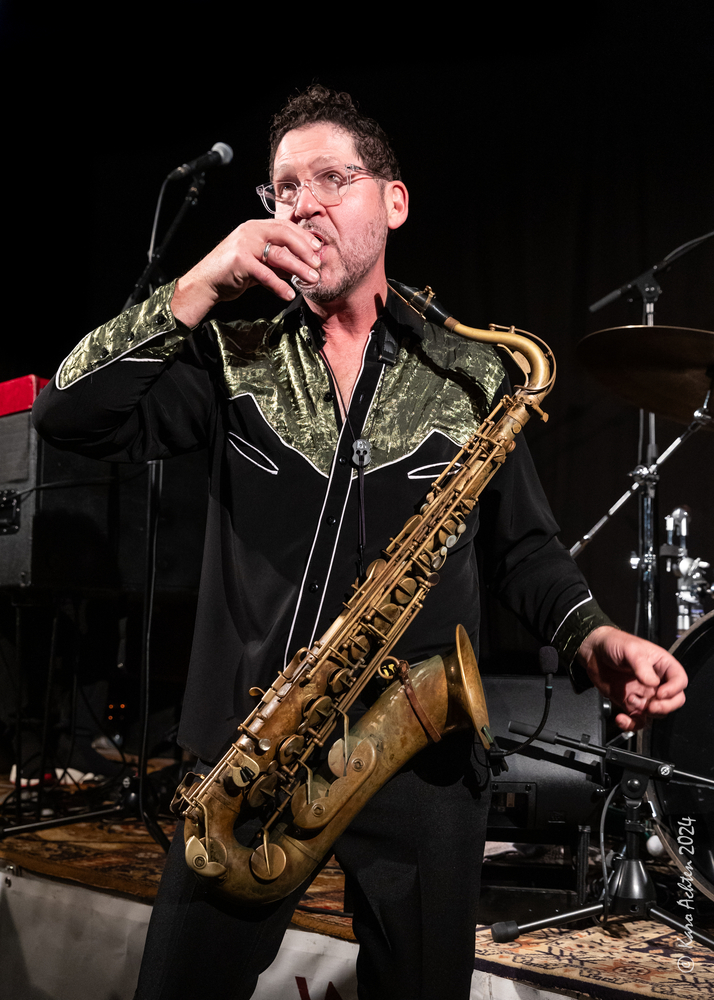 Sax Gordon Beadle, 
