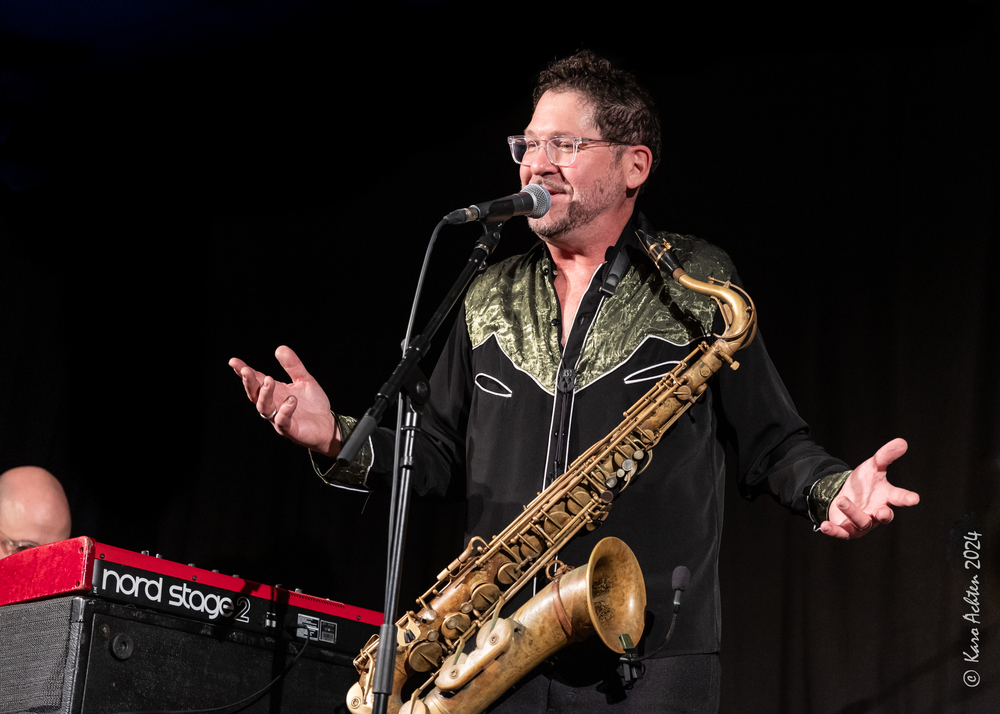 Sax Gordon Beadle, 

