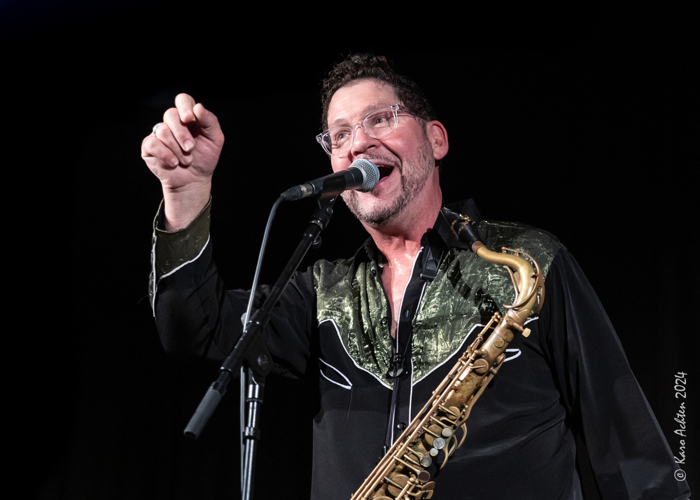 Sax Gordon Beadle, 
