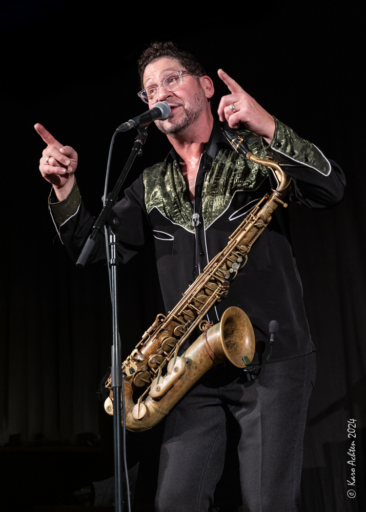 Sax Gordon Beadle, 
