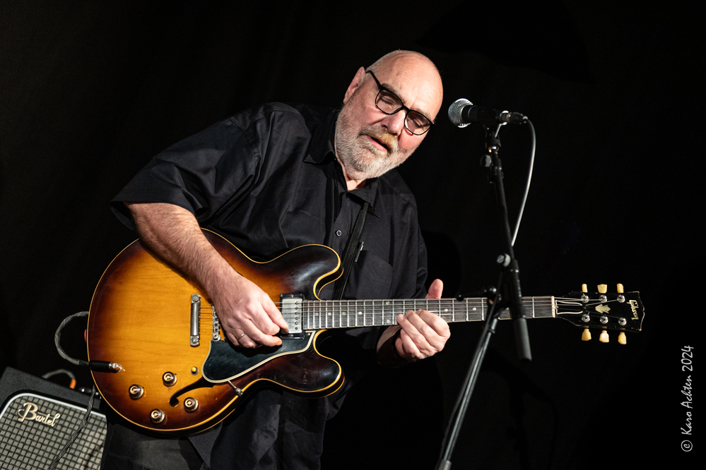 Bernd Simon, 
