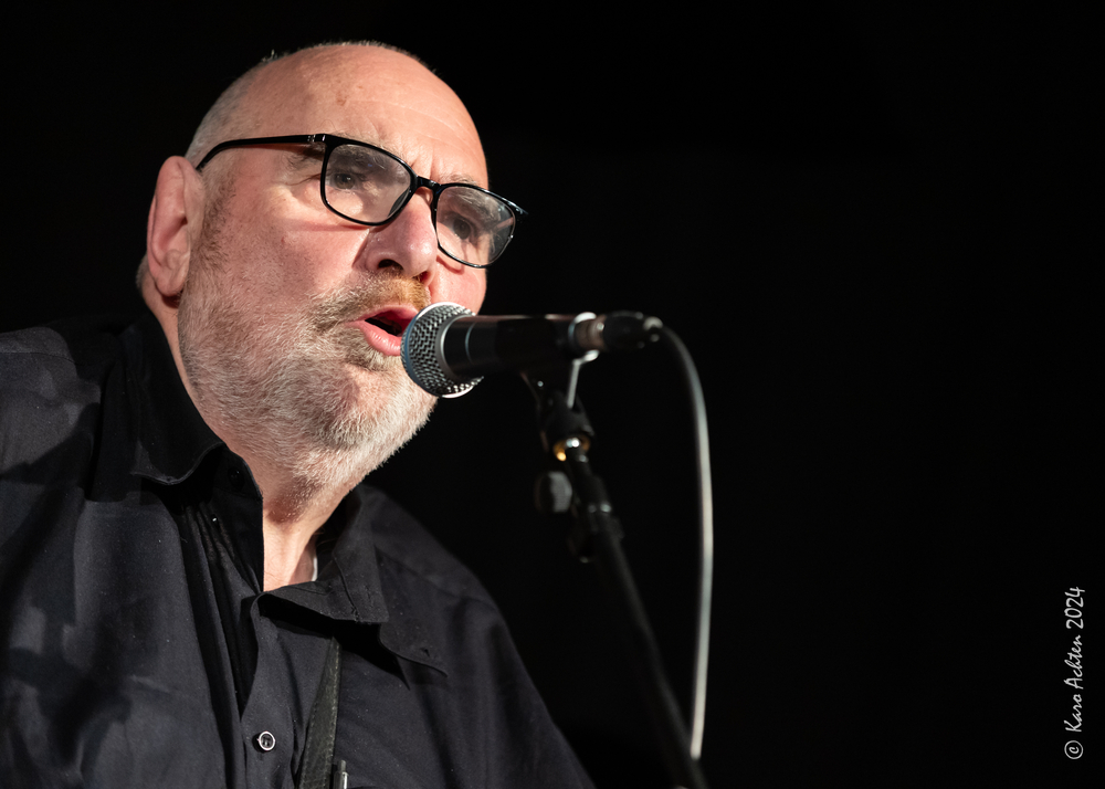Bernd Simon, 
