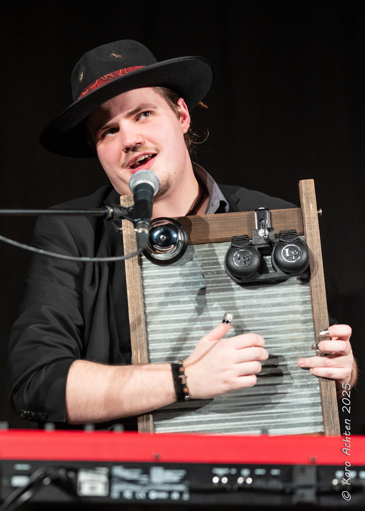 Tom Eylenbosch, 
