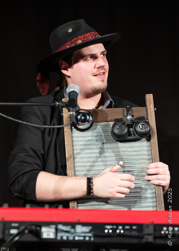 Tom Eylenbosch, 
