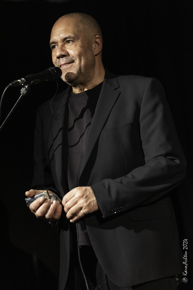 Mike Titre, 
